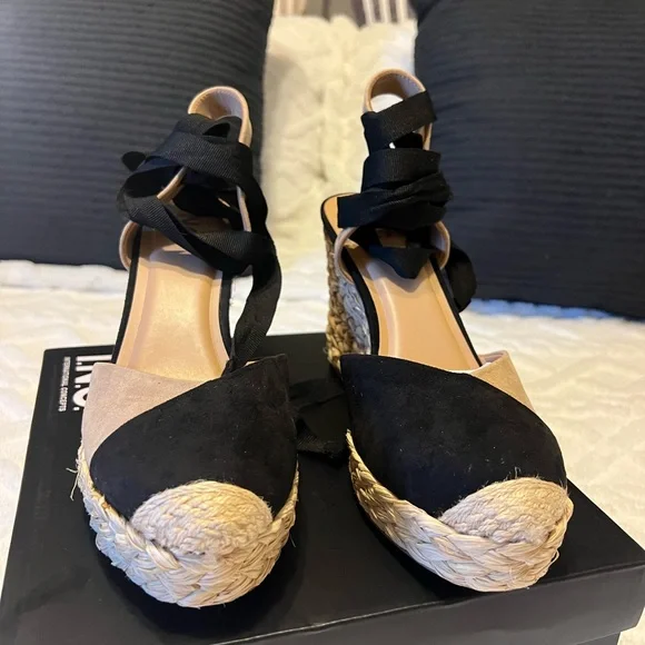 INC MAISIEF BLACK SHOES - Picture 7 of 7